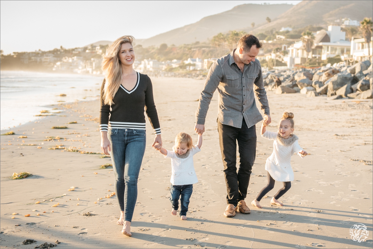 Yana's Photos - Los Angeles Family Beach Photographer .jpg