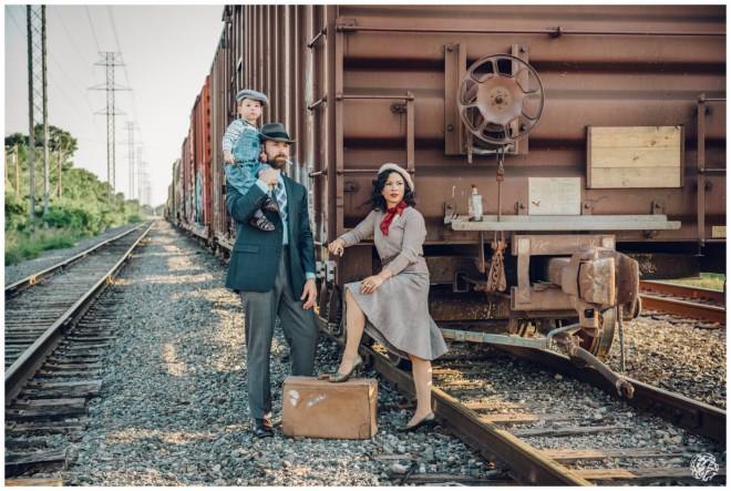 Bonnie & Clyde Inspired Photo Session - Yana's Photos - Dallas and Los Angeles Portrait Photographer_3992-1.jpg